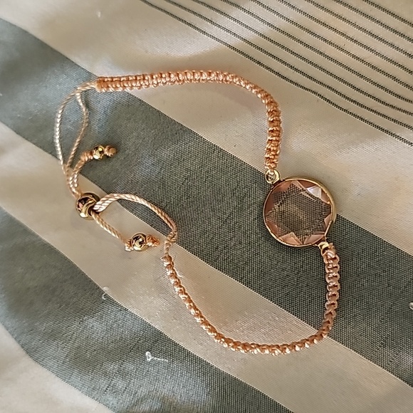 Avon Lovely Bracelet Set Light Pink - Picture 5 of 8